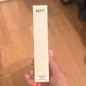 REFY Complexion Brush